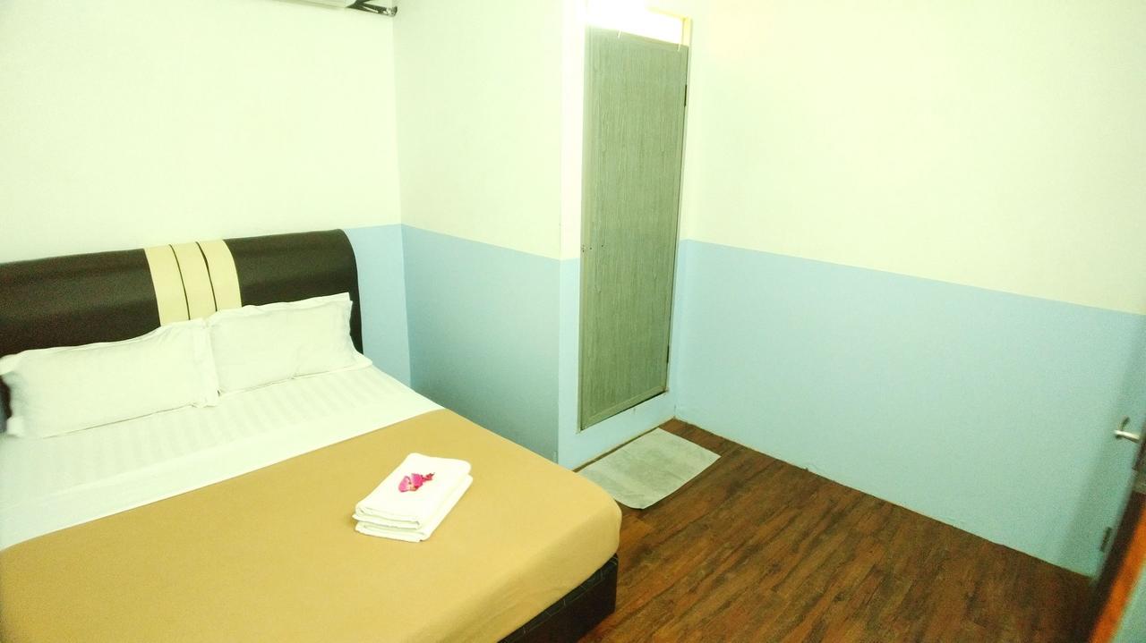 Apple 1 Hotel Budget Gelugor Exterior photo