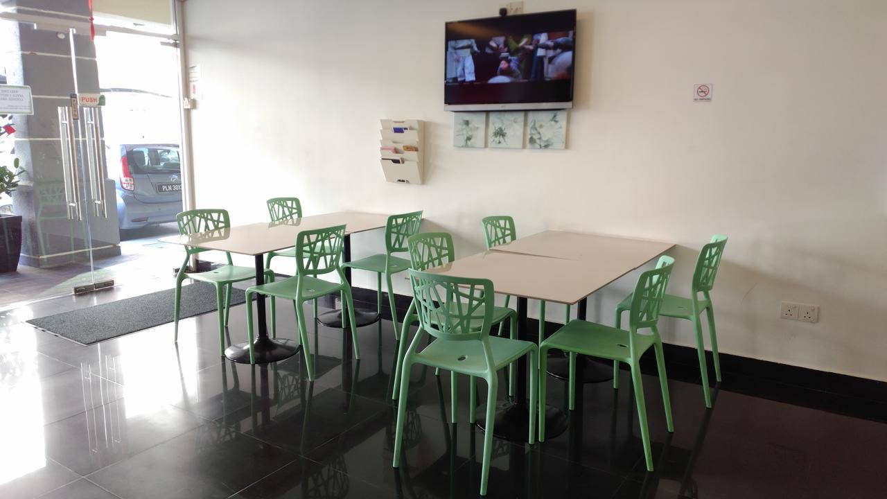 Apple 1 Hotel Budget Gelugor Exterior photo