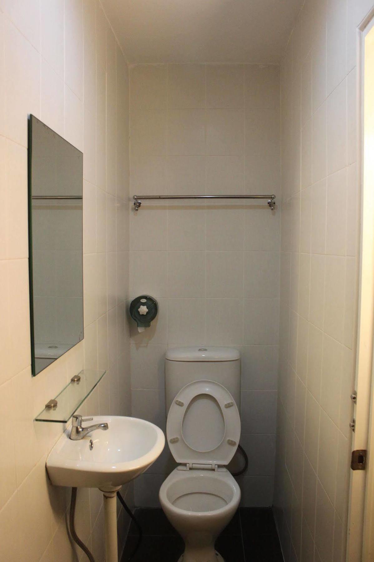 Apple 1 Hotel Budget Gelugor Exterior photo