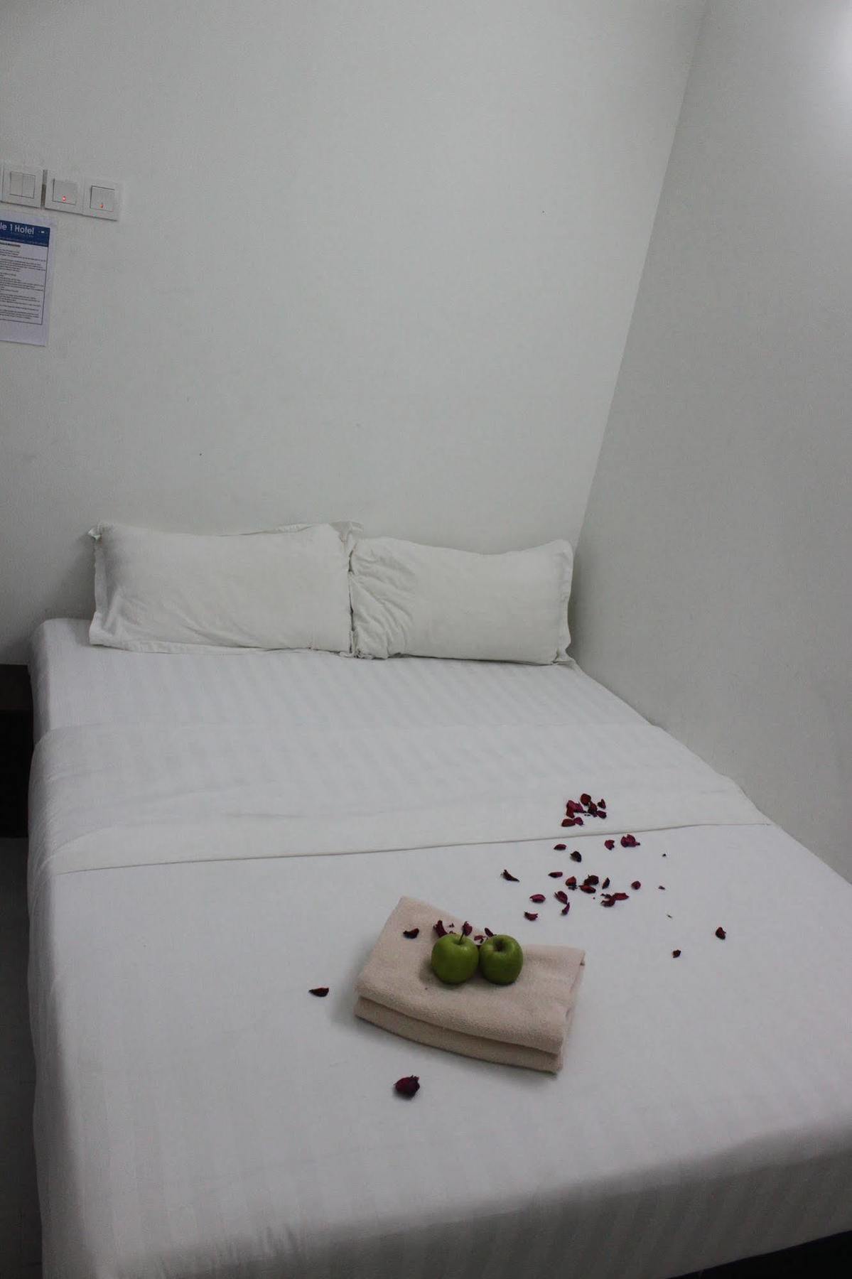 Apple 1 Hotel Budget Gelugor Exterior photo